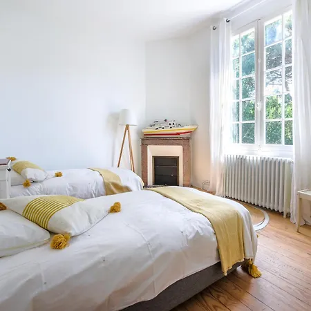 Villa Grande - 50m - Piscine - Proche Centre Gare - Parking